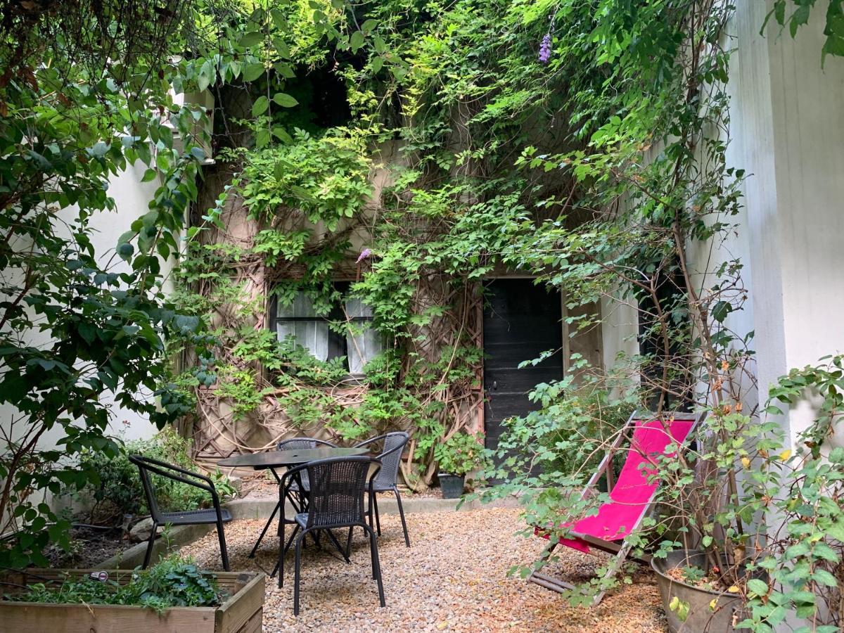 La Maison D'Arles Bed & Breakfast Exterior photo